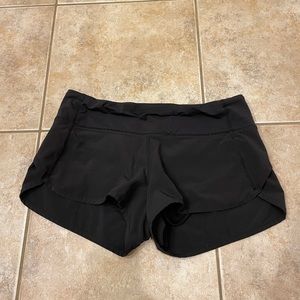 Lululemon Size 6 Black Shorts